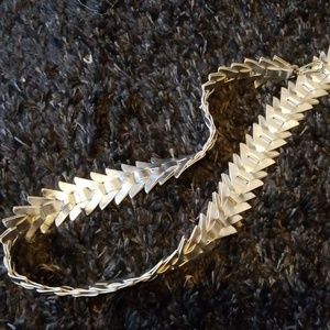 Belt silver can be adjusted